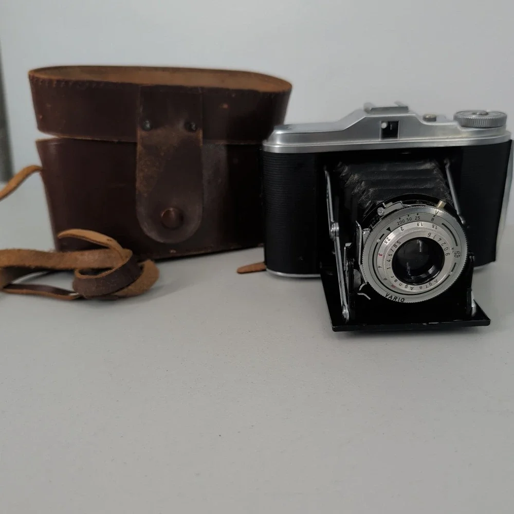 Agfa Isolette V Camera Agnar 4.5 85mm Vario Shutter Leather Case Untested
